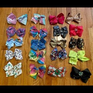 Lot of 20 Jojo Siwa bows. Willing to sell individually for $8 each plus shipping